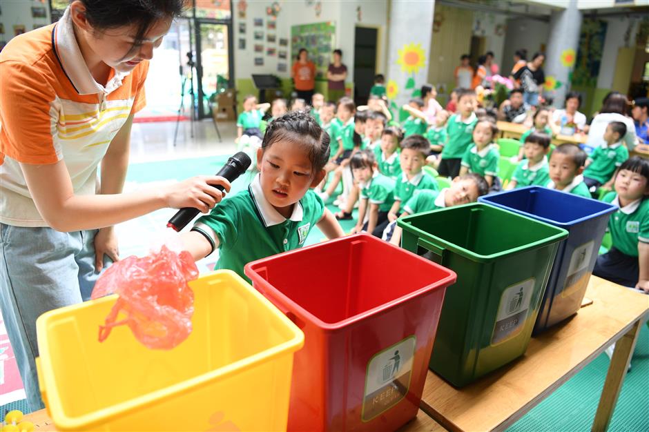 Xi stresses habit of garbage sorting