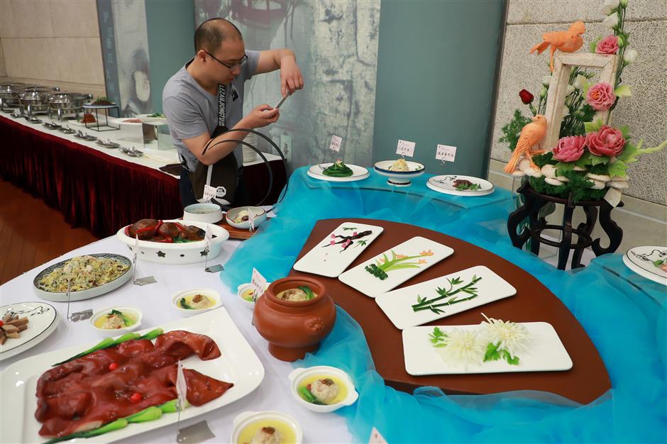 Huaiyang cuisine festival held at university to promote food culture