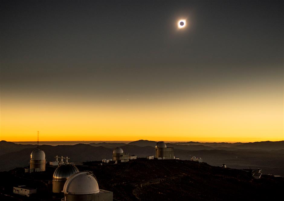 Chile, Argentina enjoy thrill of eclipse