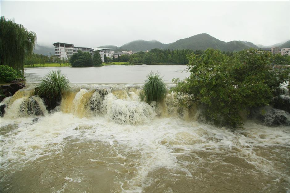 China renews yellow alert for rainstorms