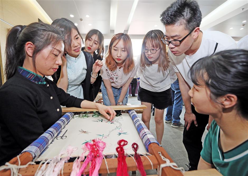 University to teach embroidery skills