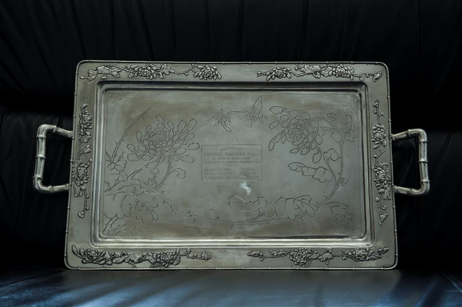 Antique silver tray tells of Chinese and British friendship