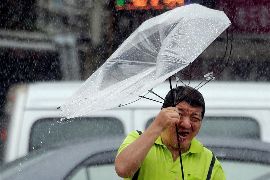 1 dead, several injured as Typhoon Lekima hits Taiwan