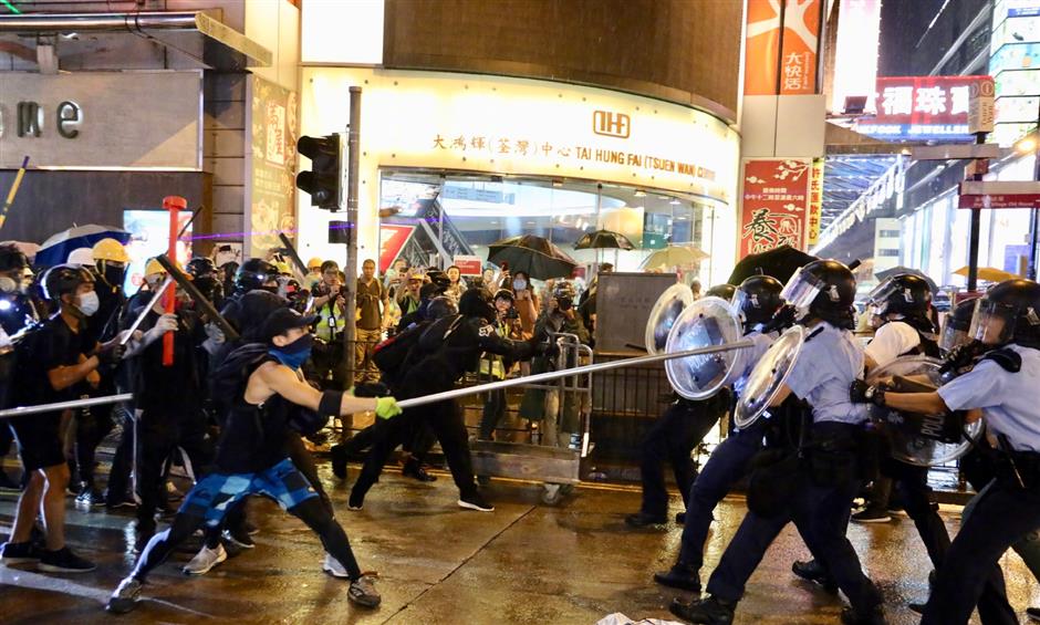 Hong Kong protests turn violent, several policemen injured
