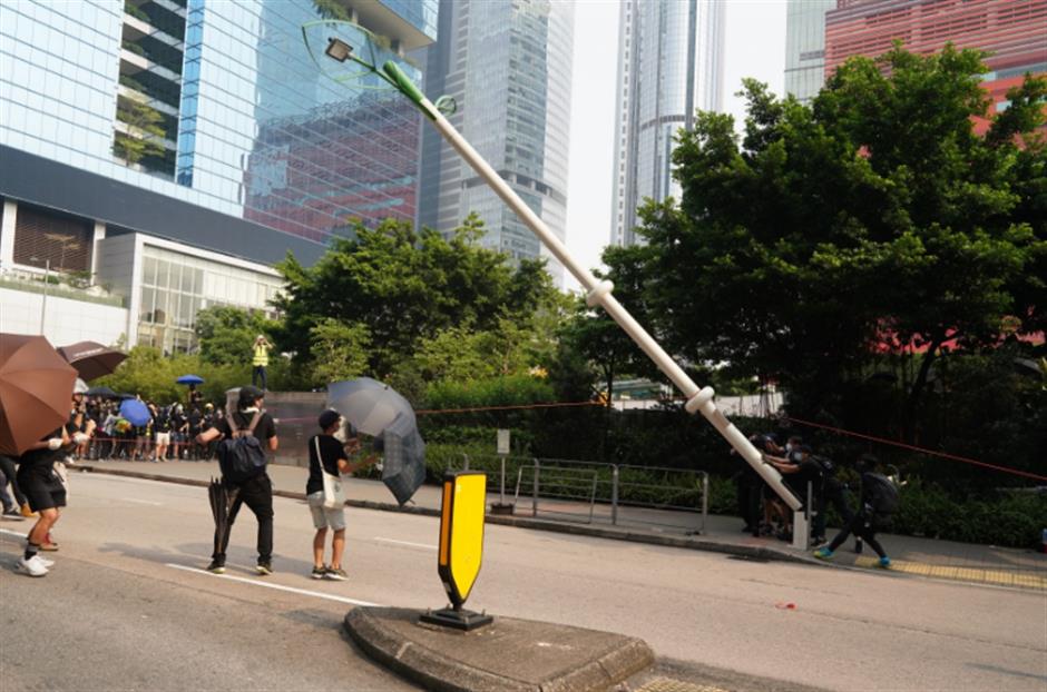 Rumors on smart lampposts easily refuted, but damages far-reaching