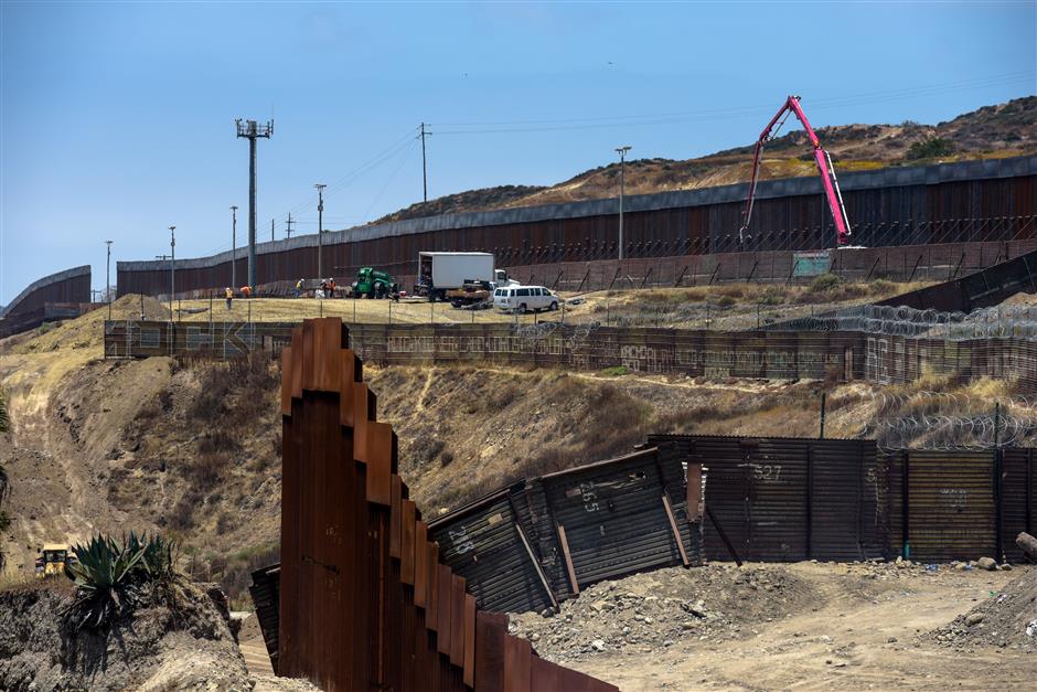 Pentagon frees US$3.6b for wall construction on Mexican border