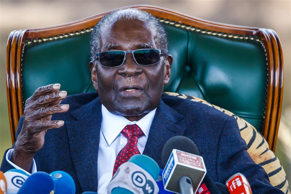 Zimbabwe's former leader Mugabe dies