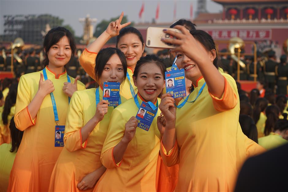 Over 100,000 participants gather in Beijing for National Day parade, pageantry