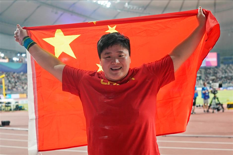 Gong retains shot put title in Doha