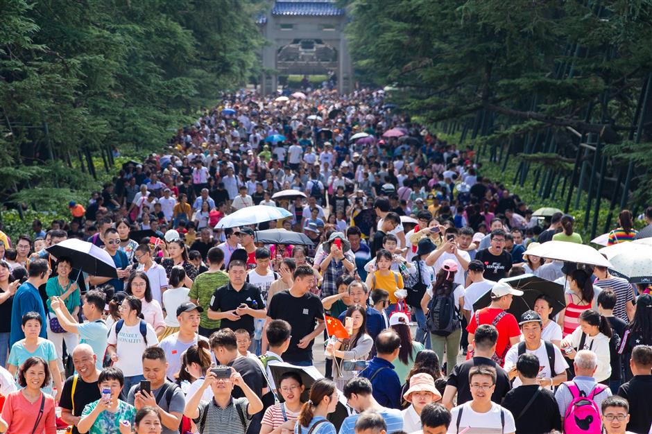 China sees 782m domestic tourist trips during National Day holiday