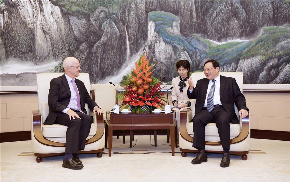 Party Secretary Li meets NY University chief