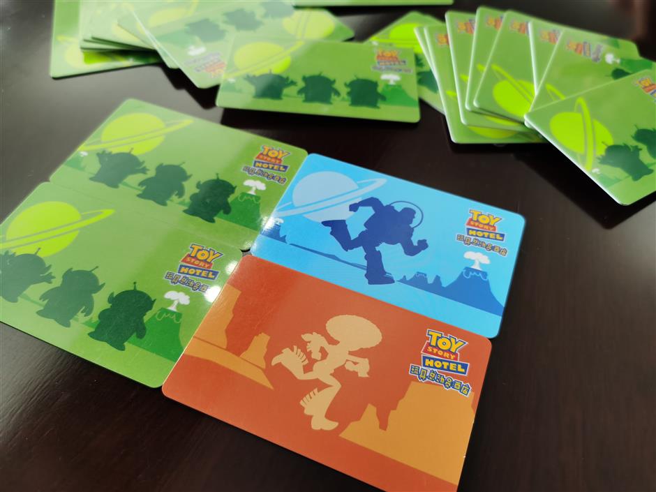 10 suspected of faking Disneyland cards