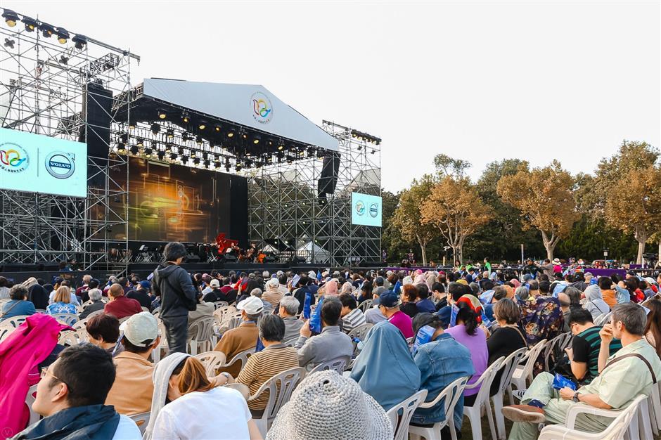 Piano music festival tours Yuyuan Road