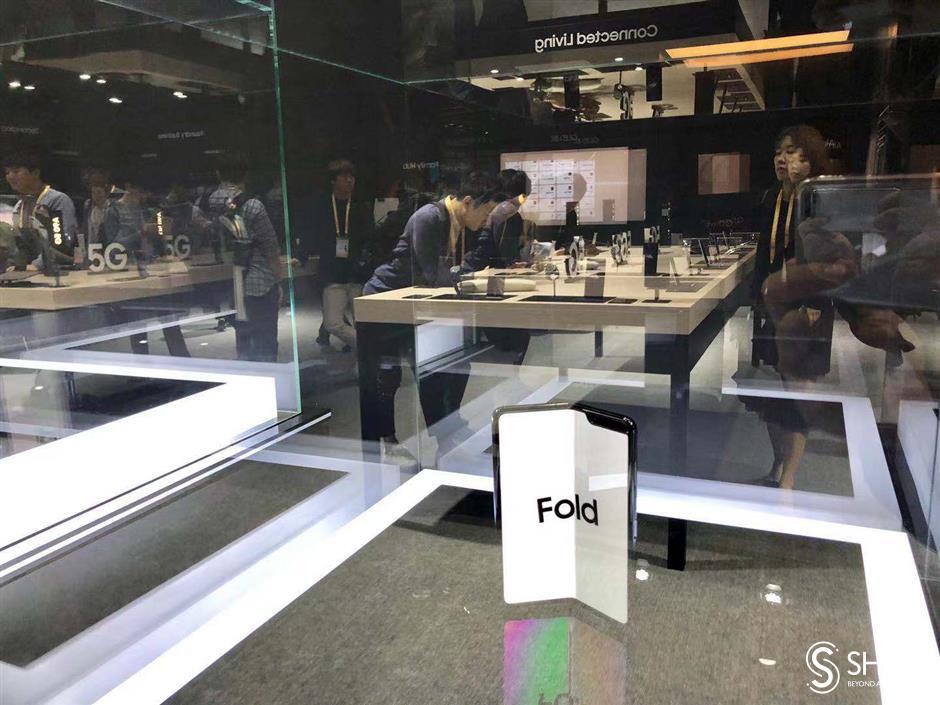 Samsung brings 8K displays and foldable smartphone to CIIE