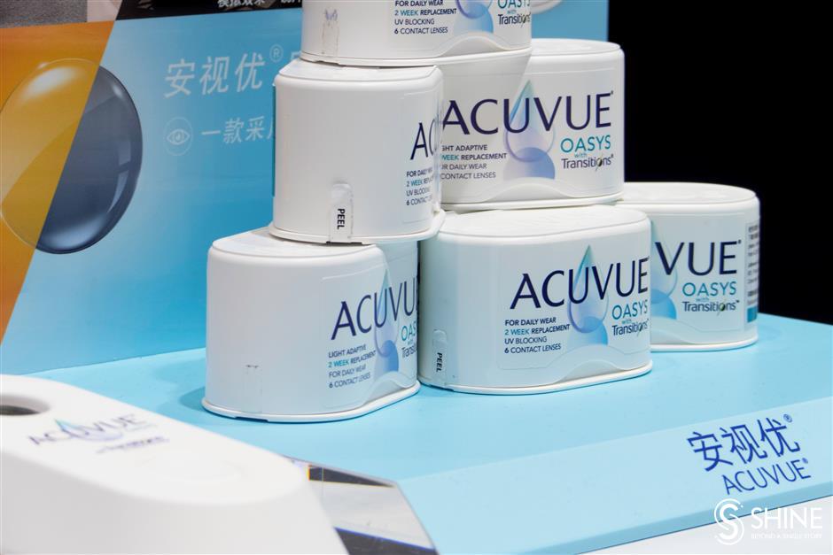 Acuvue shows off cutting-edge contact lenses