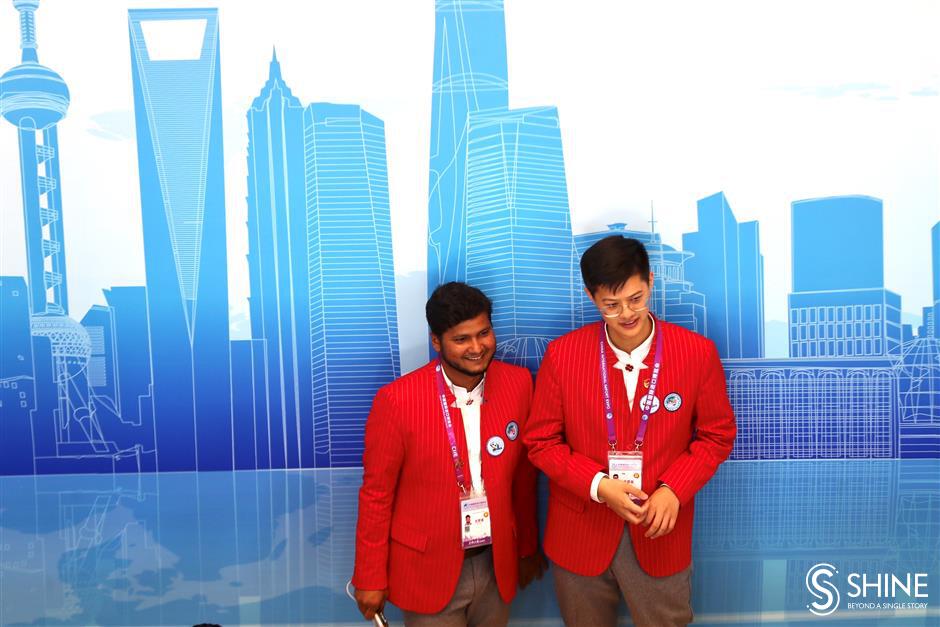 The helping hands of CIIE: day three through the lens of Shanghai Daily