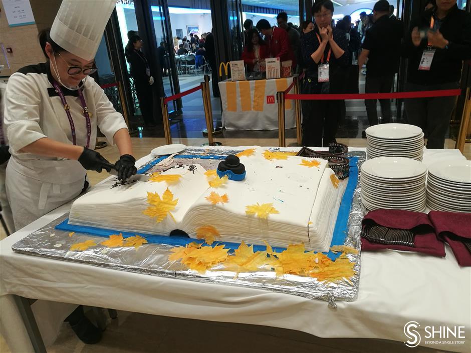 Happy Journalists' Day: day 4 of CIIE through Shanghai Daily's lens