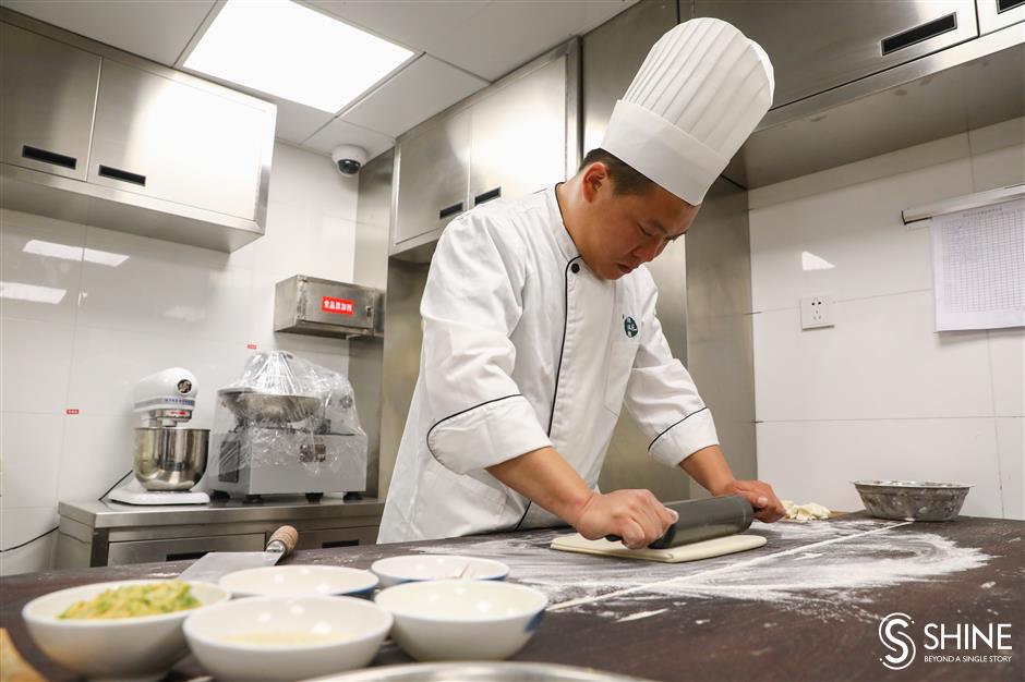 Handbag pastry to mark Sino-French friendship