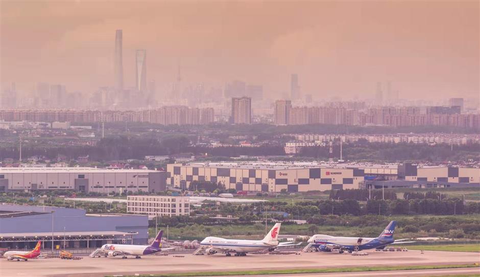 Cargo turnover rebounds at Pudong airport