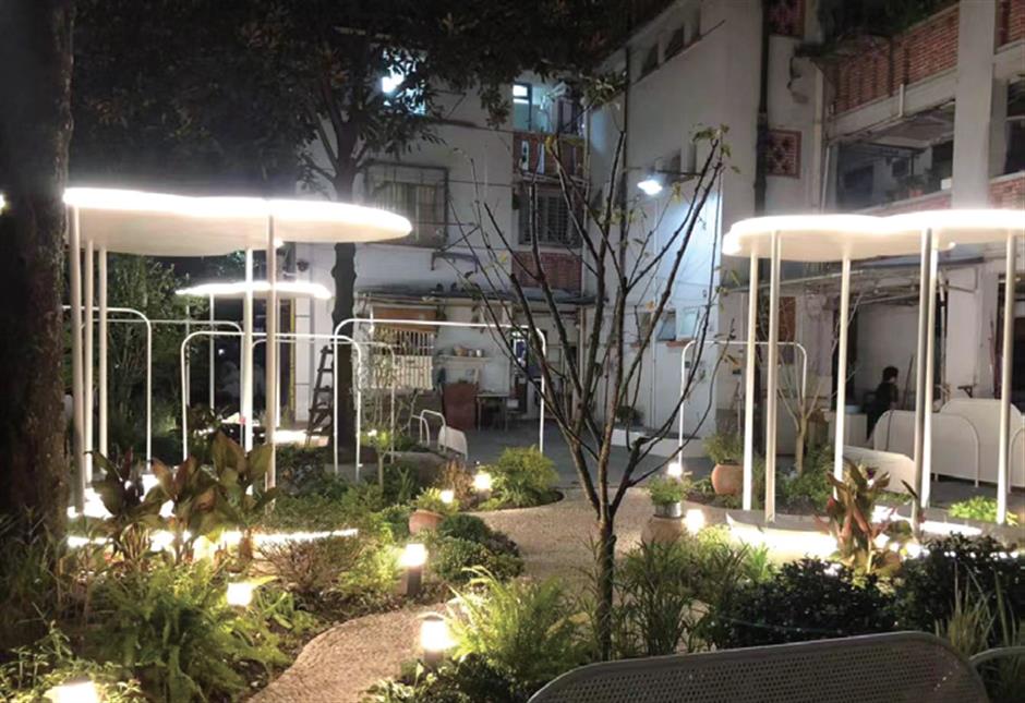 From garbage eyesore to glamorous garden