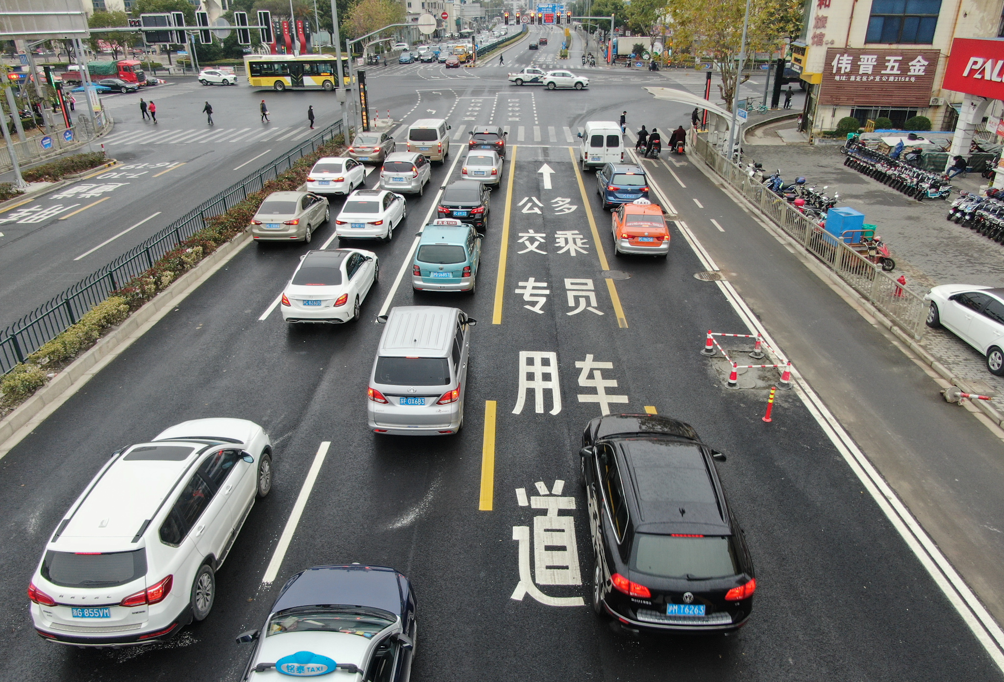 Few use carpool lanes on first day SHINE News