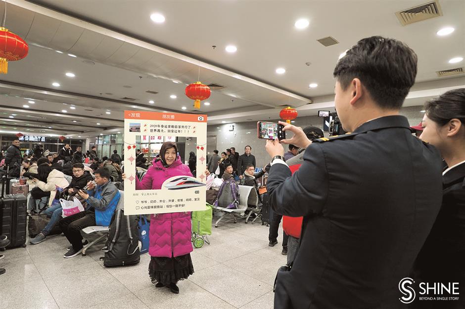 Snapshots of the Spring Festival rush in Shanghai