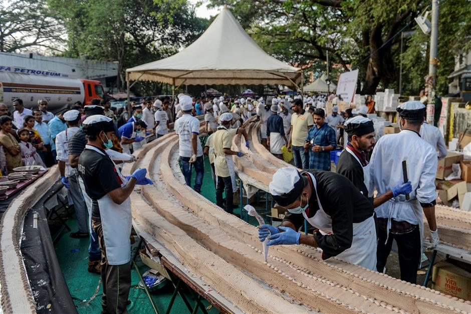 Sweet! Indian bakers make world's 'longest' cake