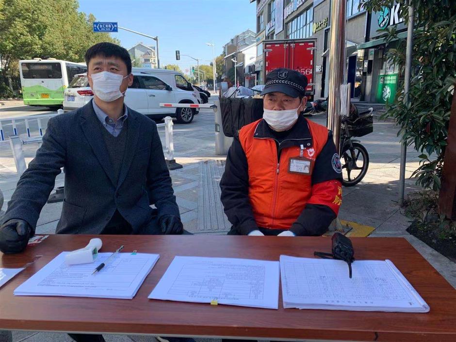 South Koreans busy helping the community