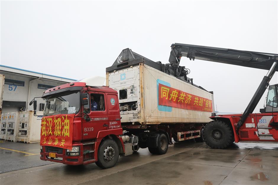 Imported pork leaving Shanghai for Wuhan