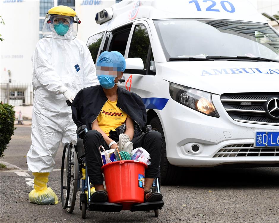 China sees more newly recovered coronavirus patients than new infections for 1st time