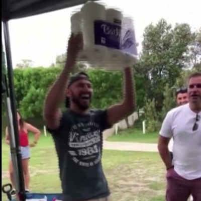 Aussie man finds comfort from toilet papers