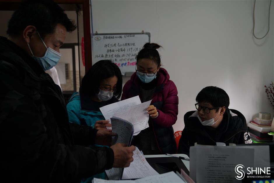 A day in the life of a neighborhood coping with quarantine