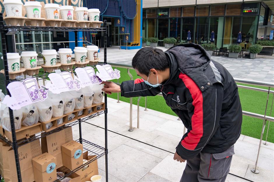 Acts of kindness uplift the spirit of Jing'an