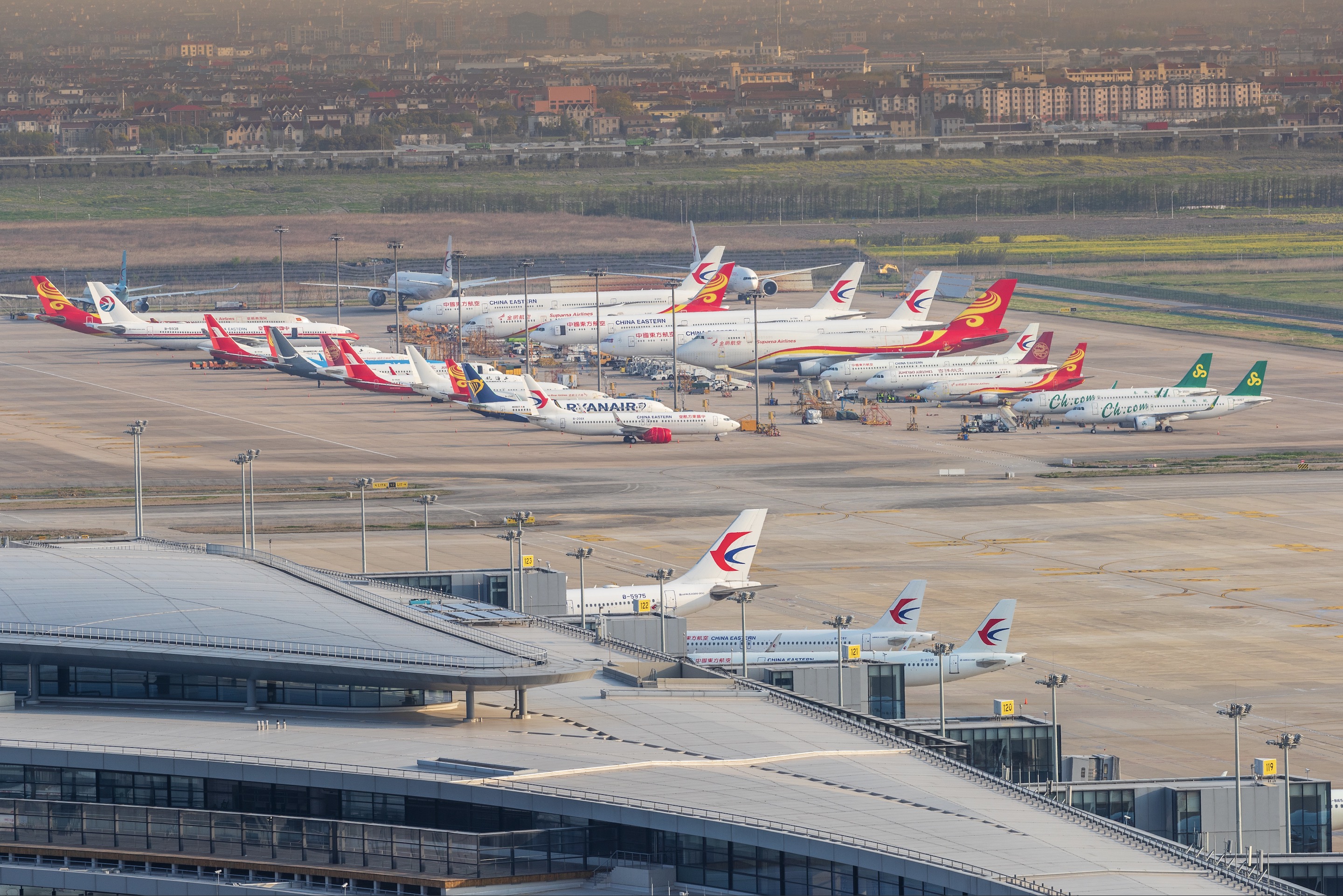 Pudong airport handles surge in cargo traffic SHINE News