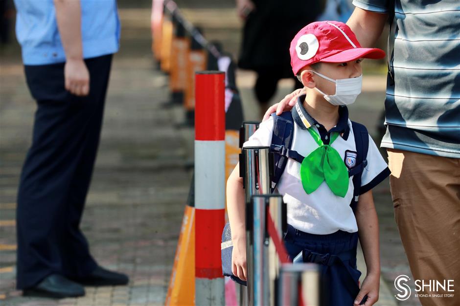 Shanghai's youngest students return to school