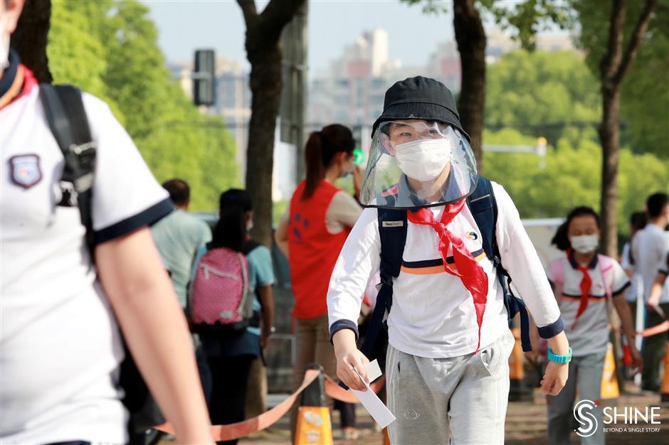 Shanghai's youngest students return to school