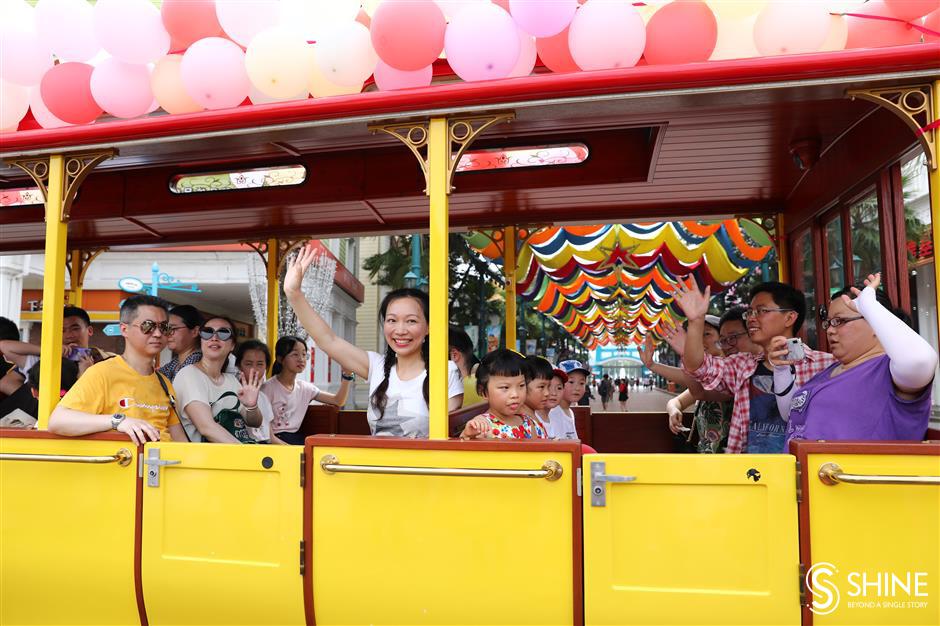 All aboard at Shanghai Happy Valley amusement park