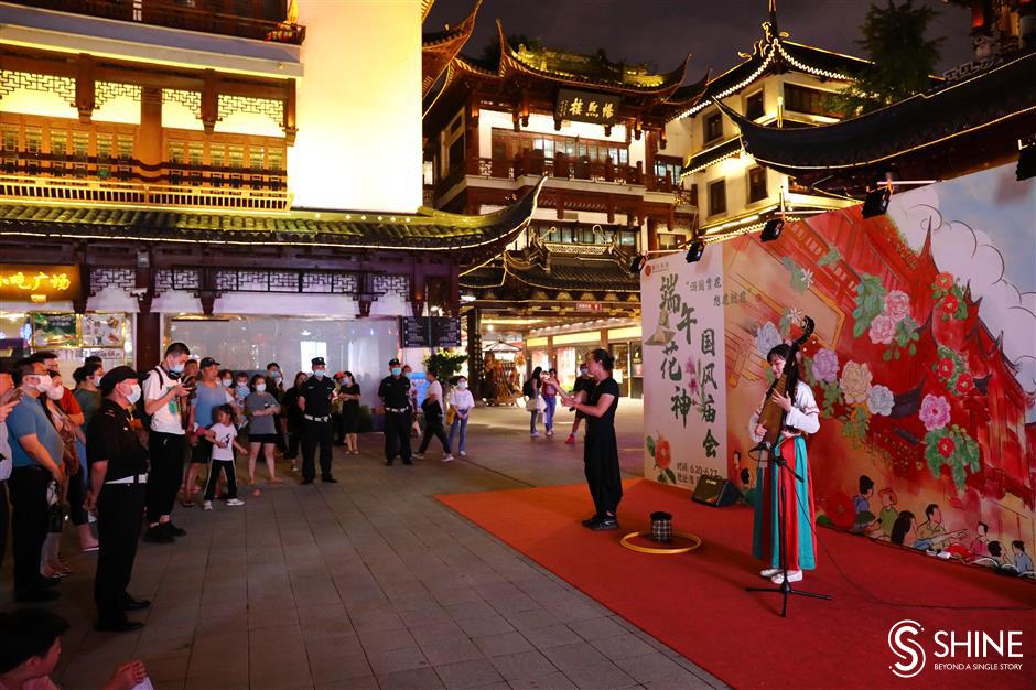 Experience tradition at Yuyuan Garden Malls