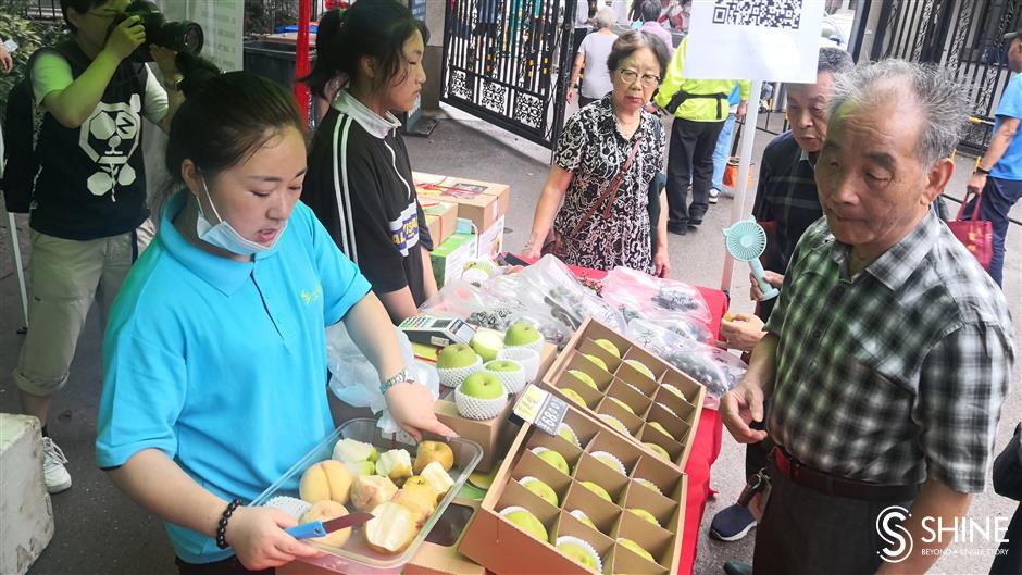 Best of countryside's summer fruit on sale in city parks