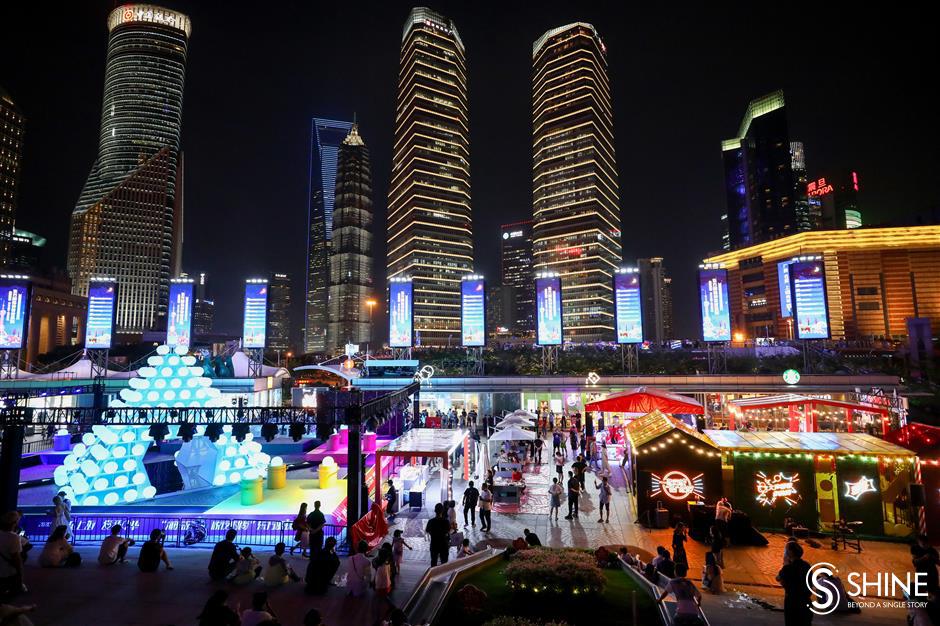 Lujiazui lights up at night with outdoor dining and entertainment