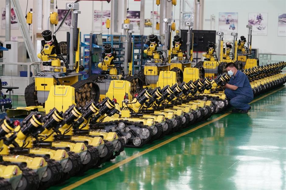 China's industrial profits up 11.5% in June