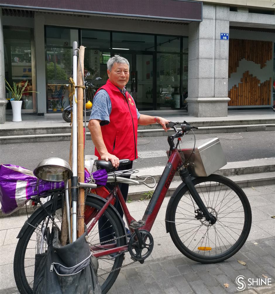 Retired plumber among Hangzhous top volunteers