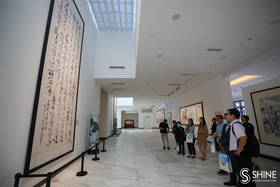 Expats take virtual tour of citys suburban splendours