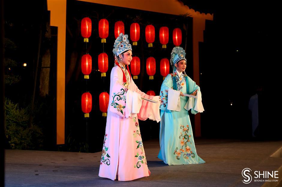 Guilin Park hosts Mid-Autumn Festival celebration