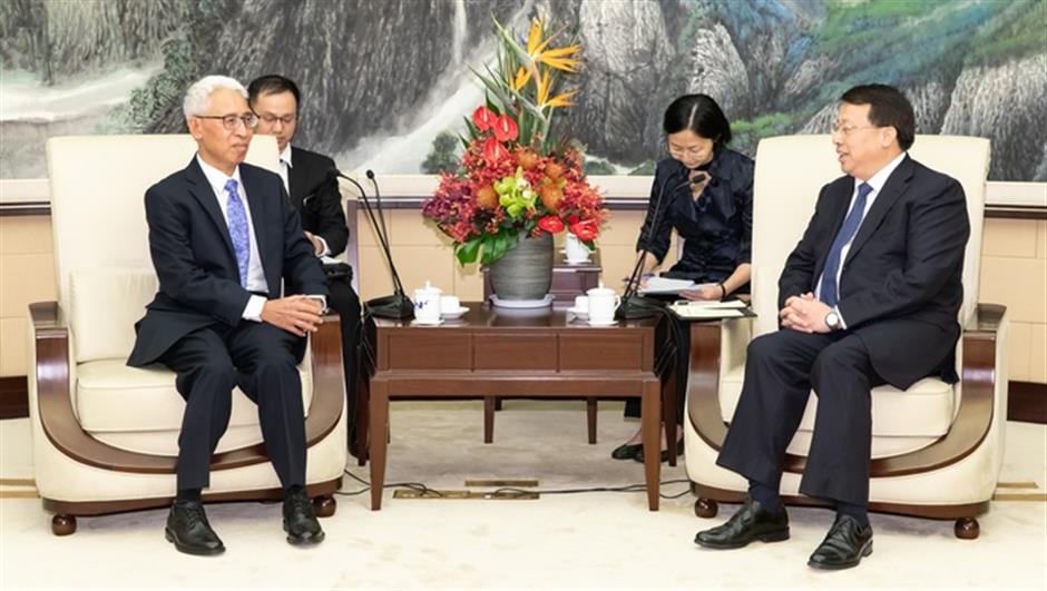 Mayor Gong Zheng  meets Vietnamese ambassador