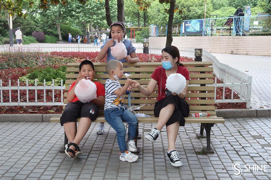 Comforting view of park life from a bench