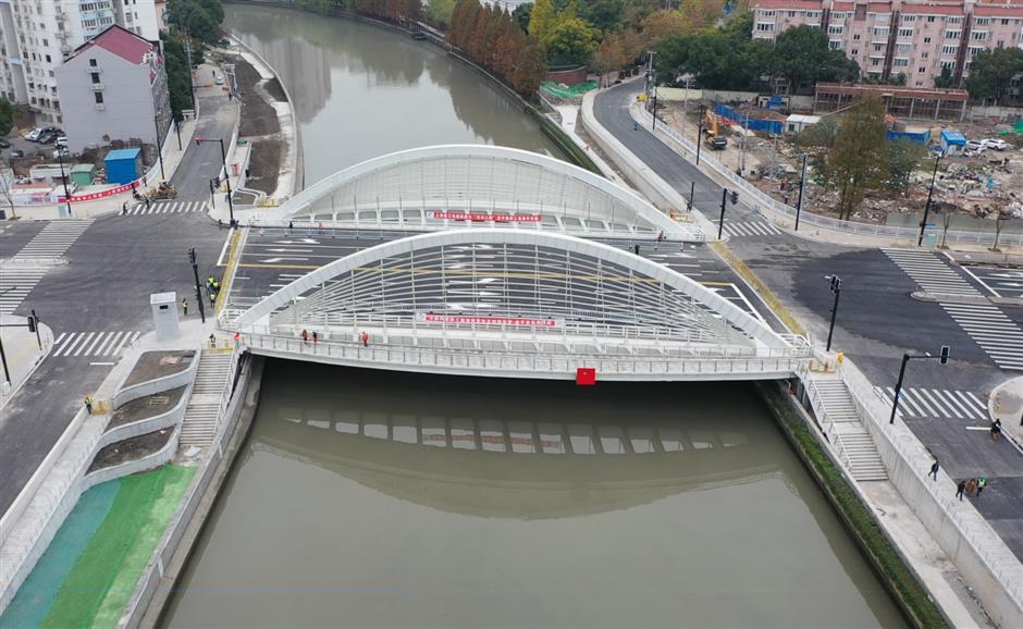 All eyes on Suzhou Creek with new bridge open