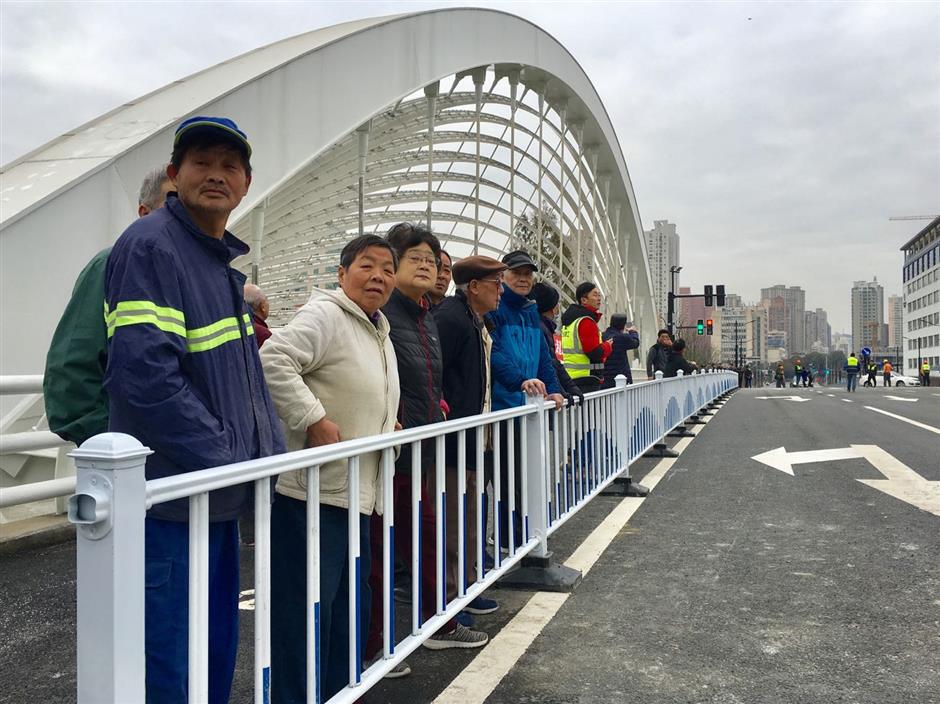 All eyes on Suzhou Creek with new bridge open