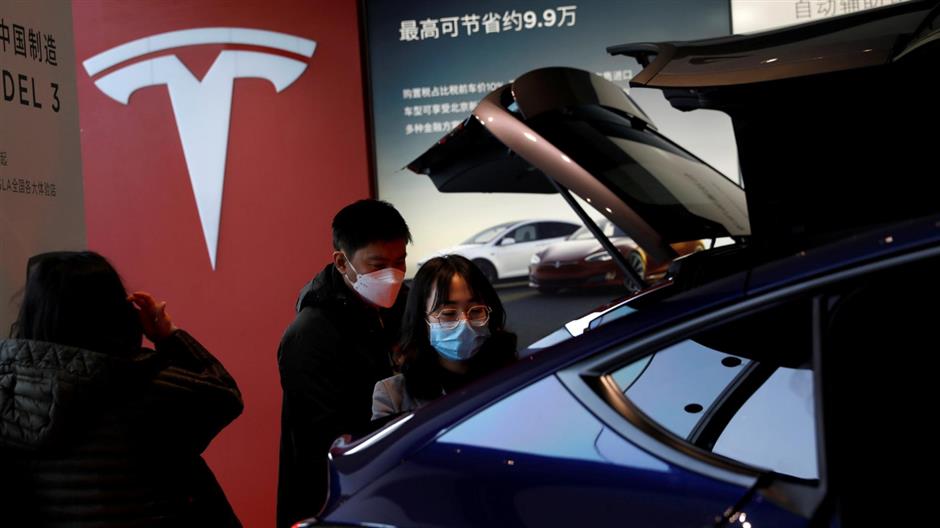 Tesla hunts for design chief to create cars for China