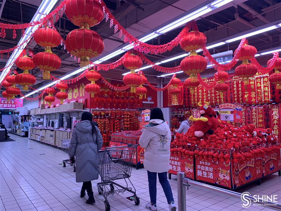 Eating at home on Chinese New Years Eve? Reunion feasts rise to the occasion